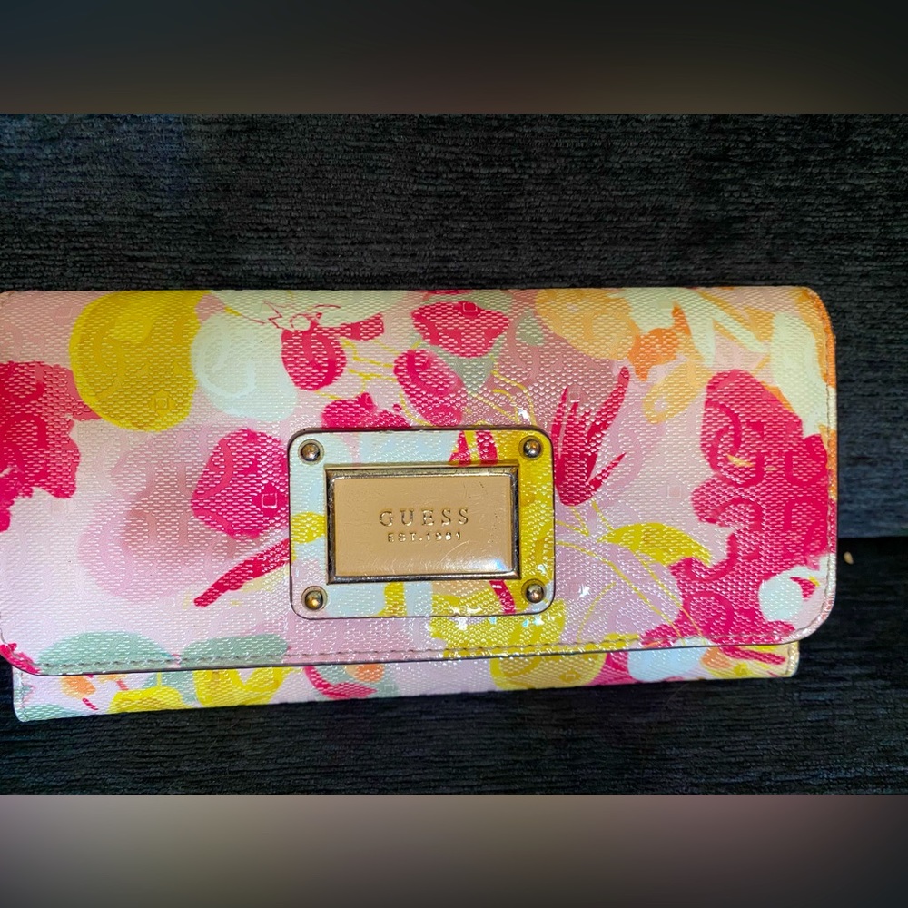 Guess wallet